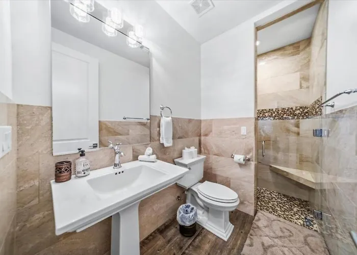 Luxury Cardinal Retreat - Pool, Spa, Bbq, Garage Villa