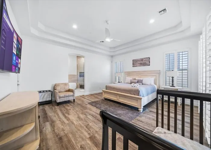 Villa Luxury Cardinal Retreat - Pool, Spa, Bbq, Garage Lake Havasu City