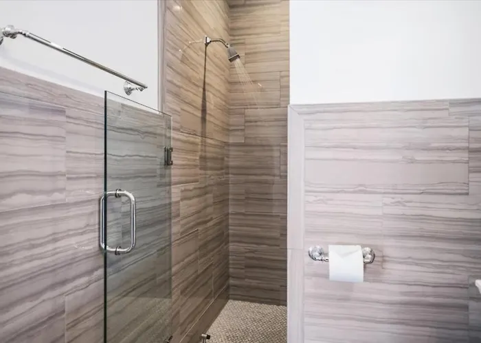 Luxury Cardinal Retreat - Pool, Spa, Bbq, Garage Villa Lake Havasu City