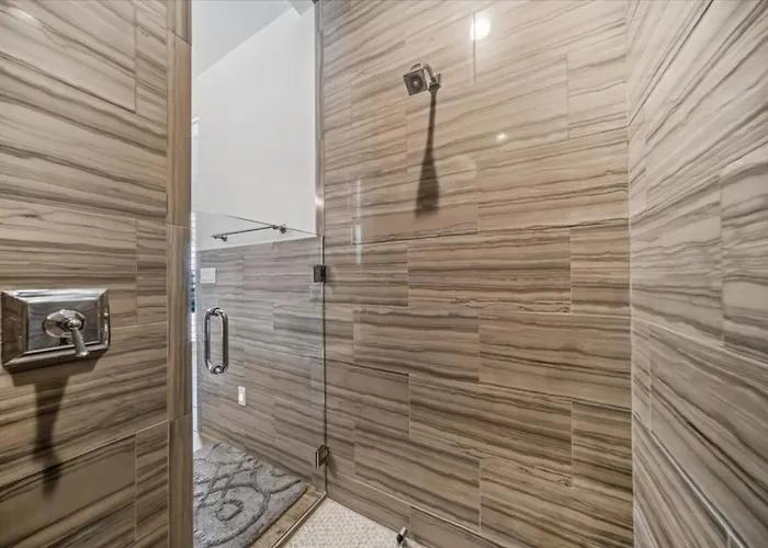 Villa Luxury Cardinal Retreat - Pool, Spa, Bbq, Garage Lake Havasu City